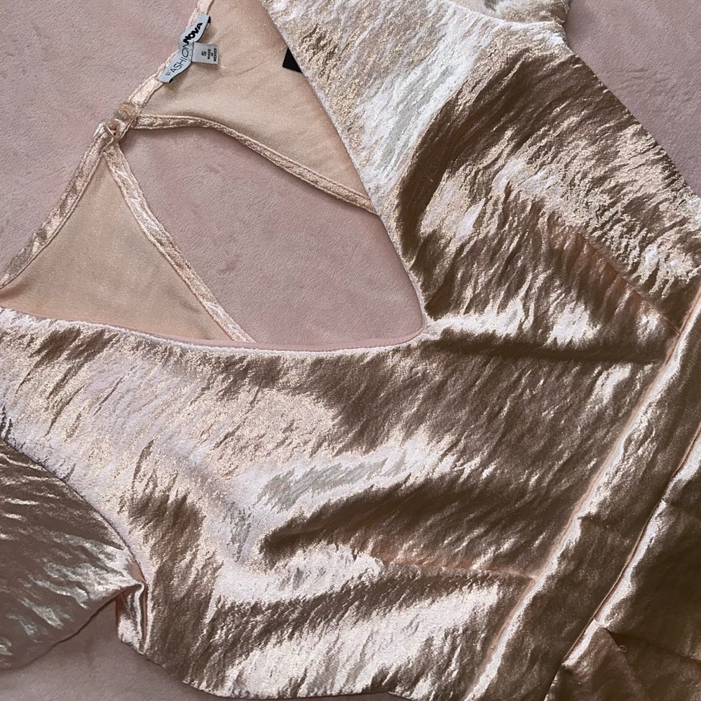 Blush Pink Satin V-Neck V-Back Romper · Size S · NWT - Picture 6 of 10